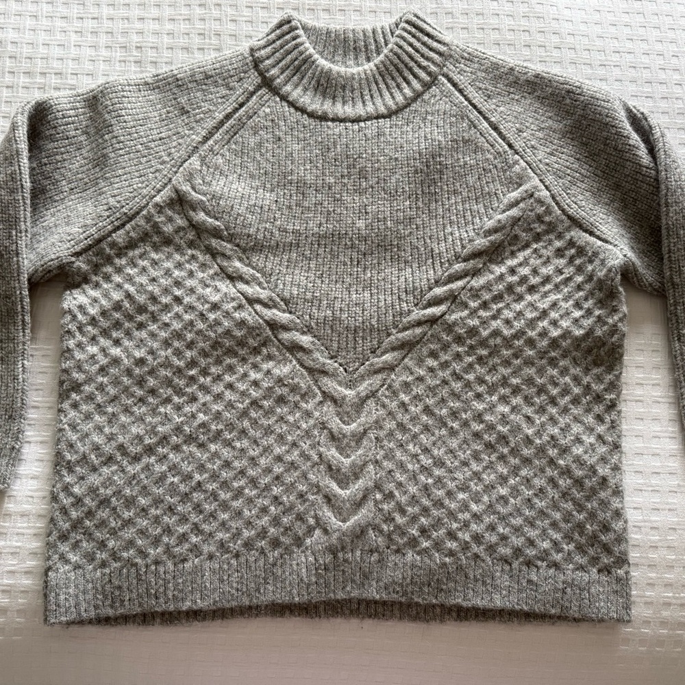 Passenger 'Made to Roam' Cable Knit Sweater — Heather Gray. Perfect, worn 1x.